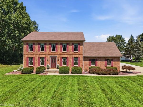 558 Thornberry Trail, North Lima, OH 44452