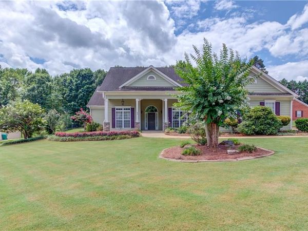 42 Dumar Lane , Hoschton, GA 30548