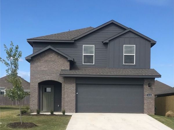4578 W Triangle Street , Fayetteville, AR 72704