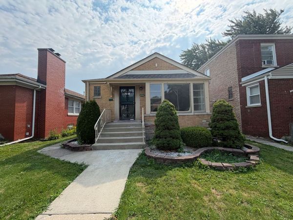 8741 S Kimbark Avenue, Chicago, IL 60619