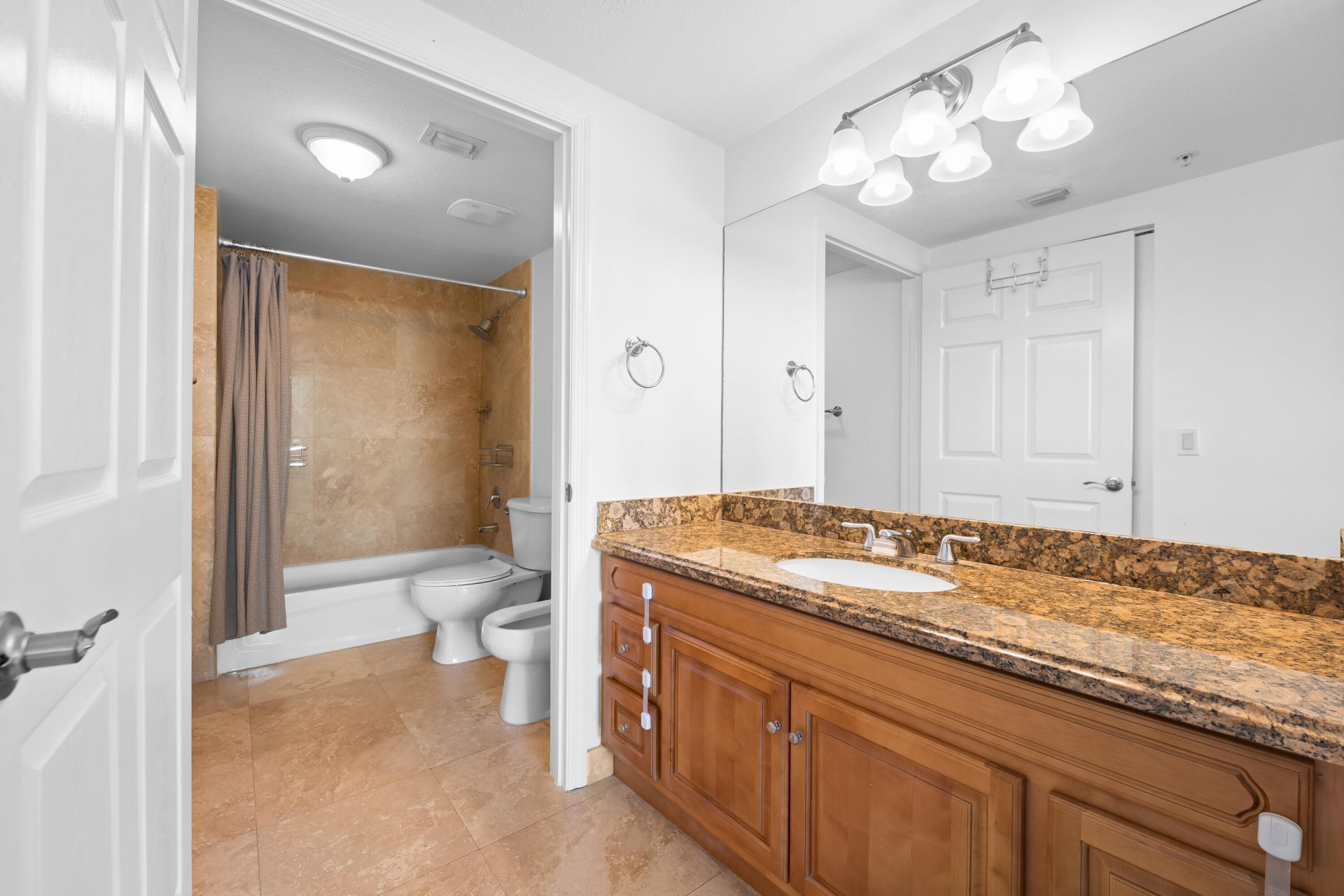 3530 SW 22nd Street, Unit 902, Miami, FL 33145 Photo