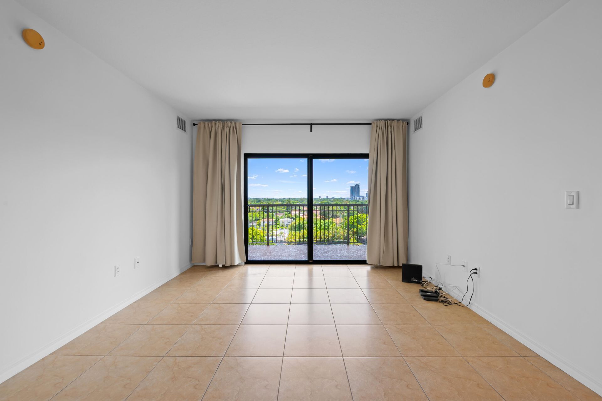 3530 SW 22nd Street, Unit 902, Miami, FL 33145 Photo