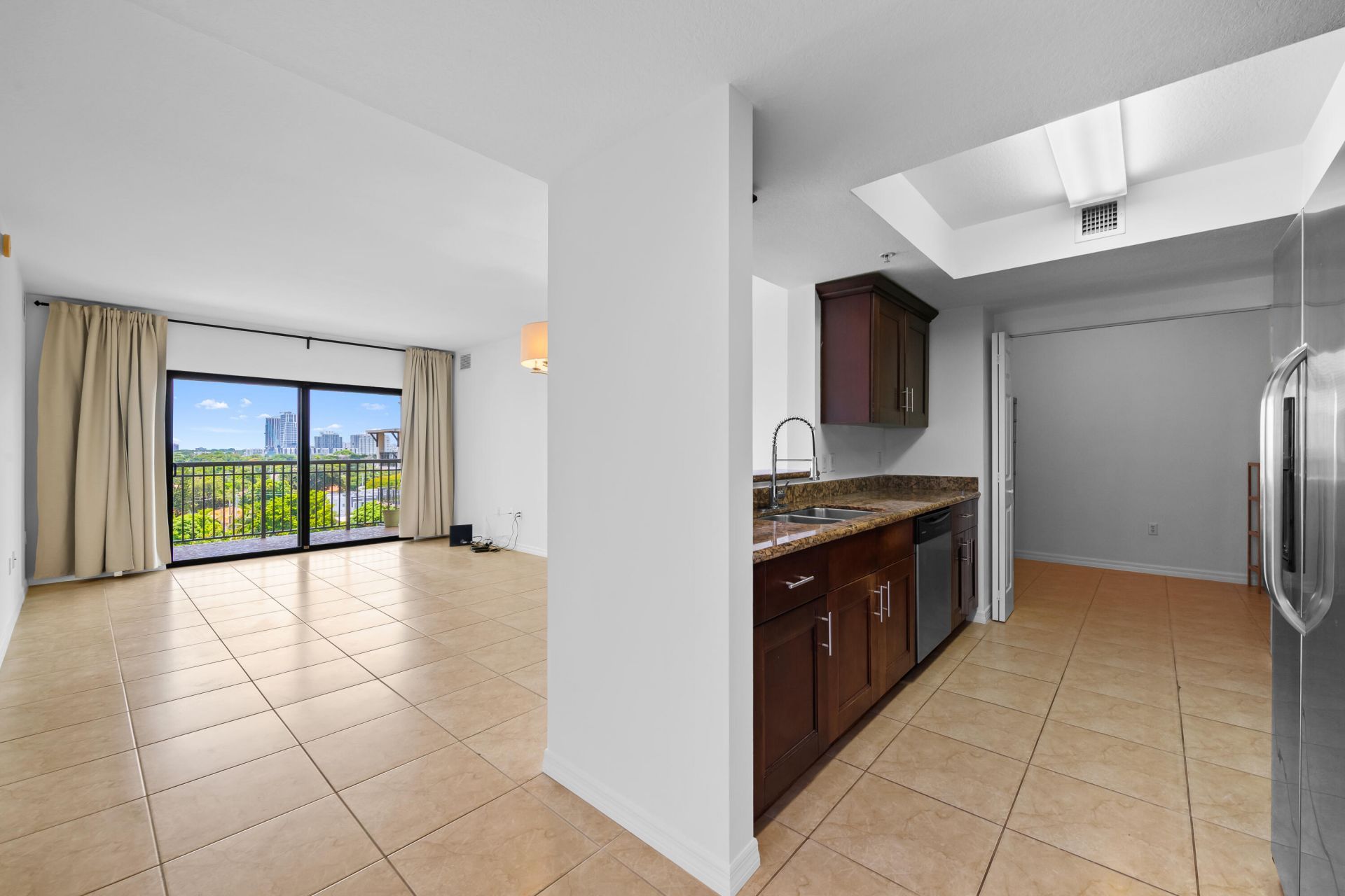 3530 SW 22nd Street, Unit 902, Miami, FL 33145 Photo