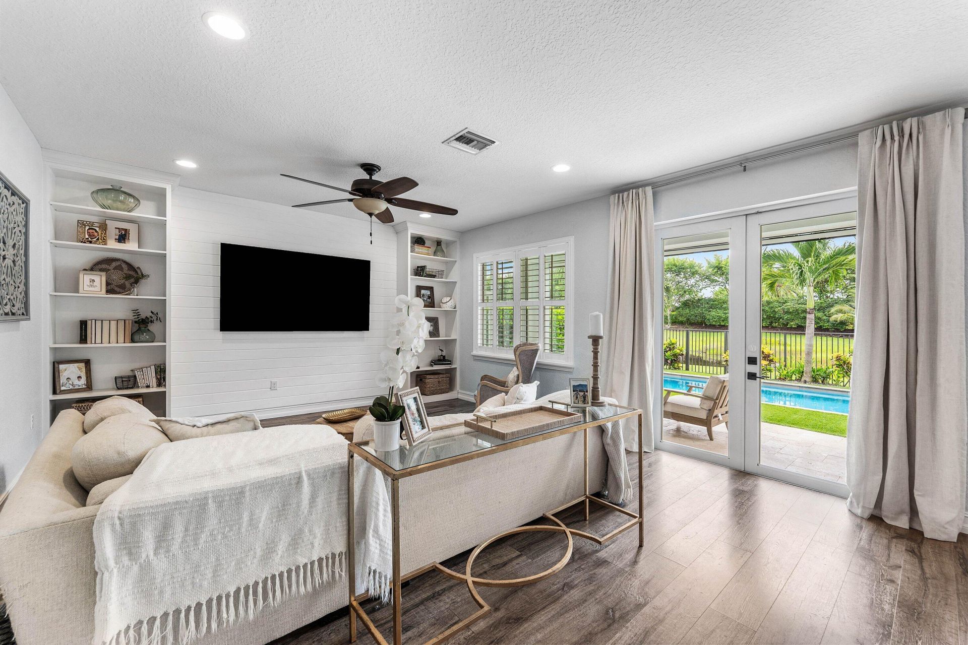 8421 Calabria Lakes Drive, Boynton Beach, FL 33473 Photo