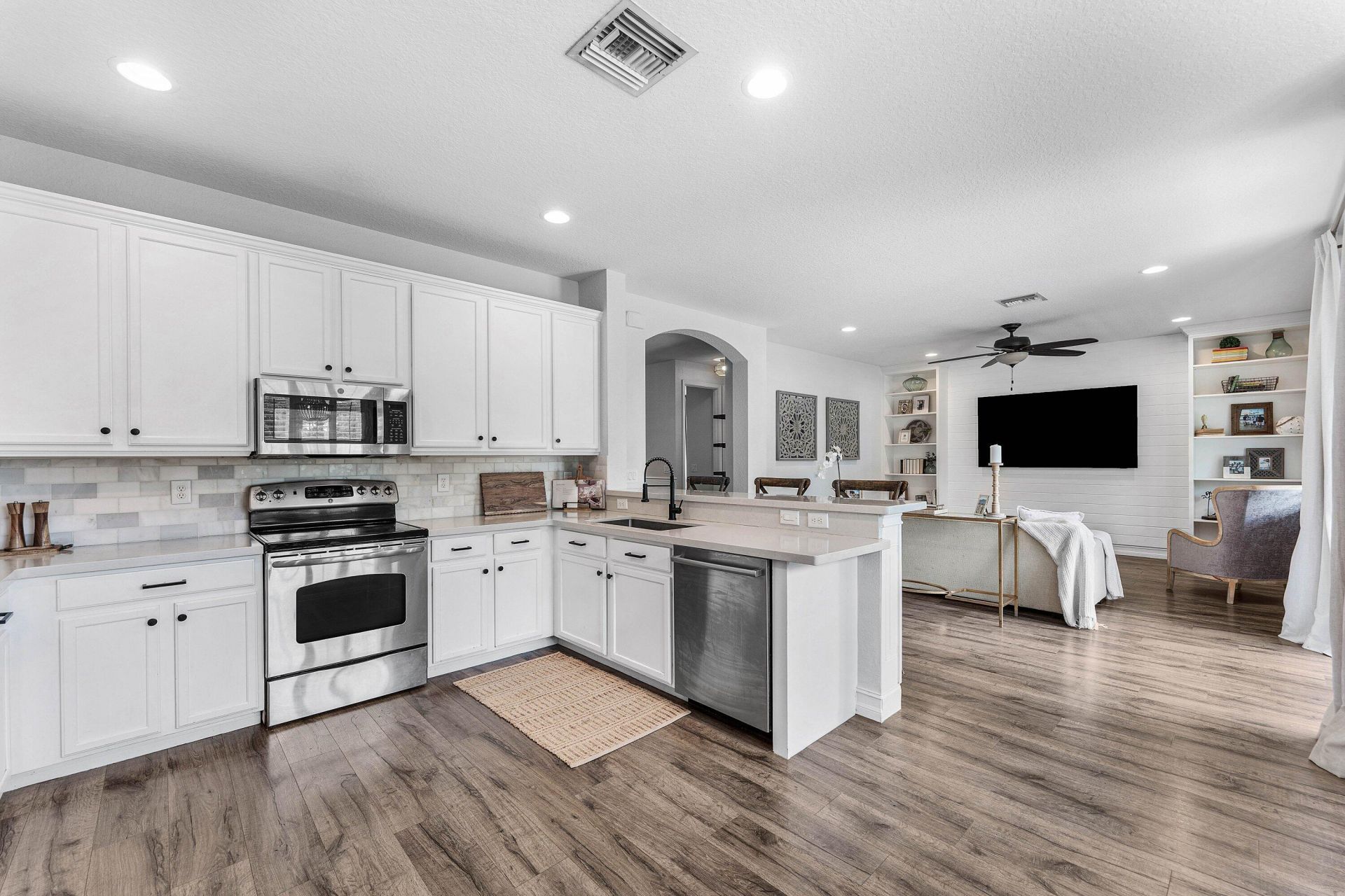 8421 Calabria Lakes Drive, Boynton Beach, FL 33473 Photo