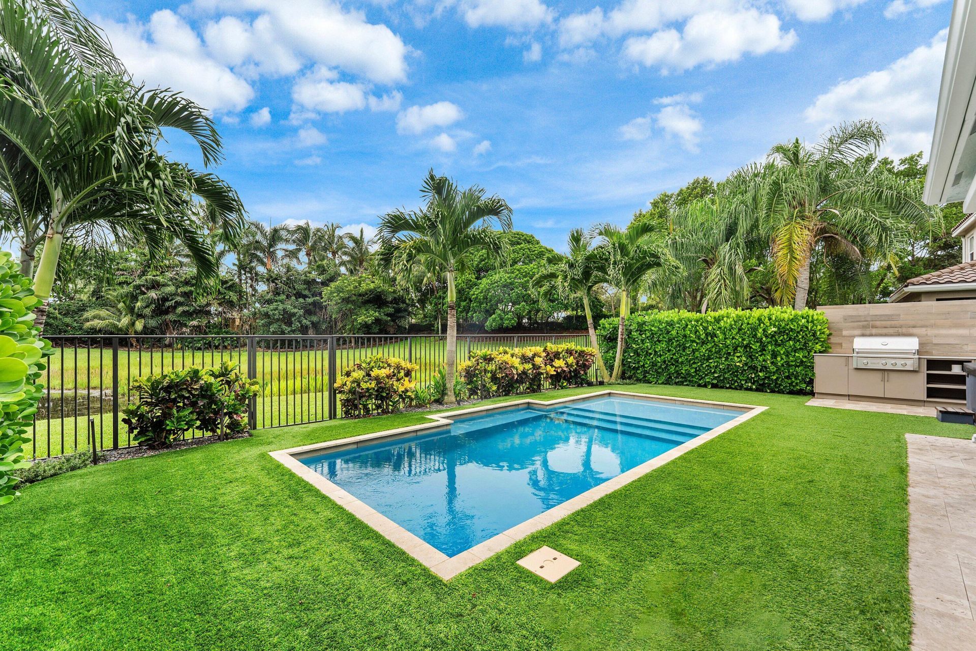 8421 Calabria Lakes Drive, Boynton Beach, FL 33473 Photo