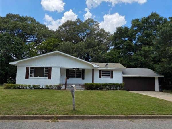 1951 Highland Forest Drive, Mobile, AL 36618