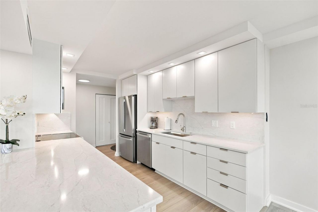 707 S Gulfstream Avenue , Unit 207, Sarasota, FL 34236 Photo