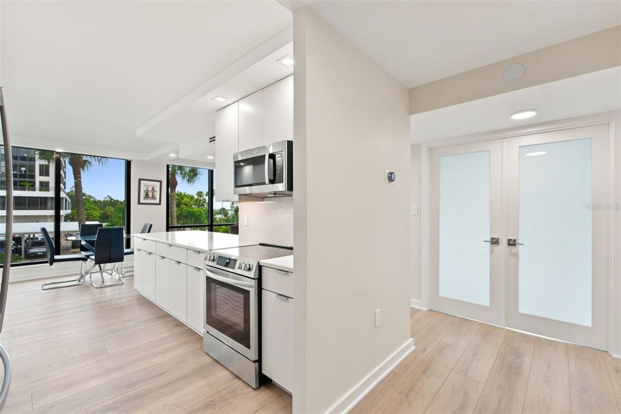 707 S Gulfstream Avenue , Unit 207, Sarasota, FL 34236 Photo
