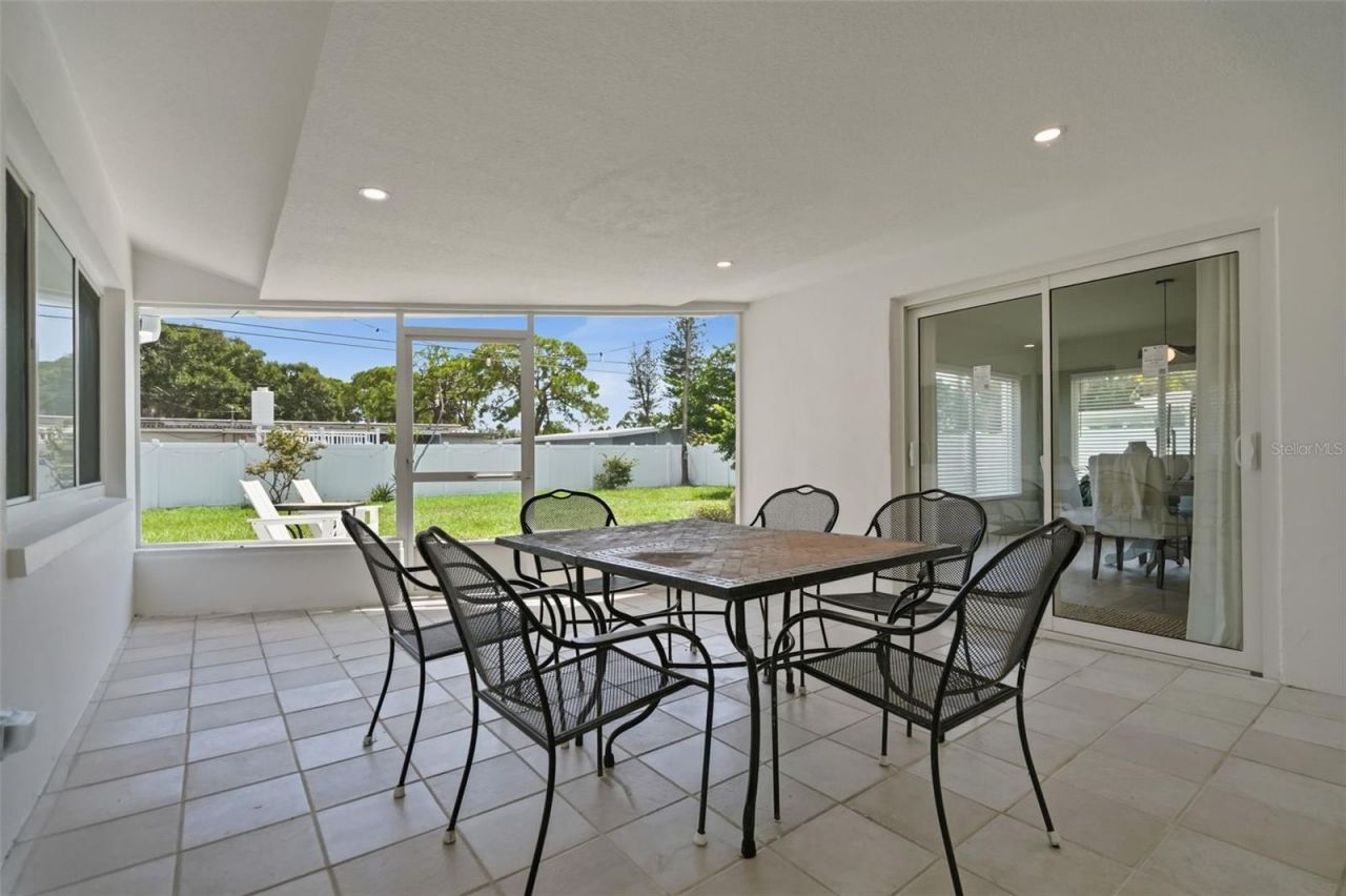 2400 66th Terrace S, Saint Petersburg, FL 33712 Photo