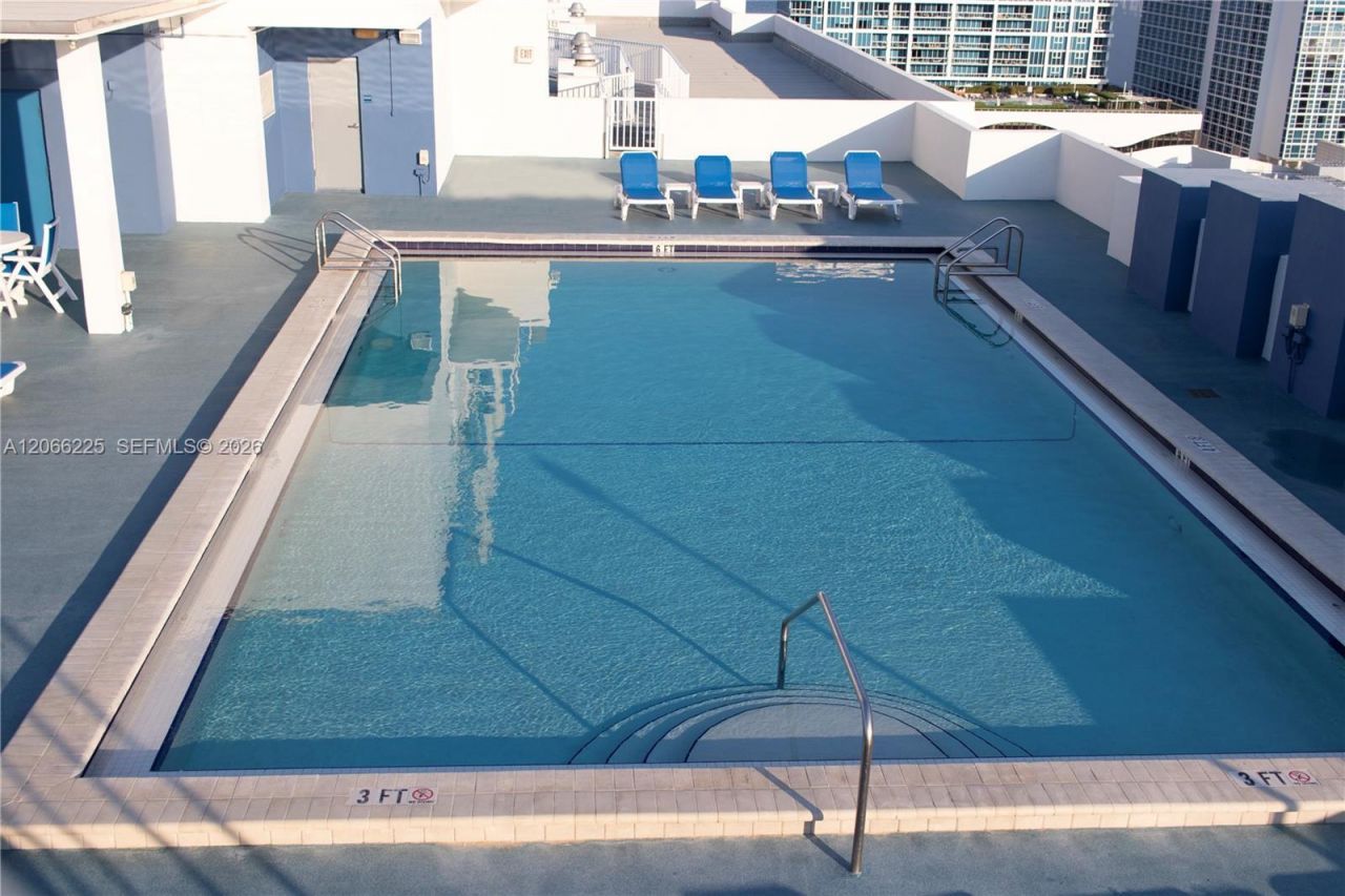 401 69th St , Unit 304, Miami Beach, FL 33141 Photo
