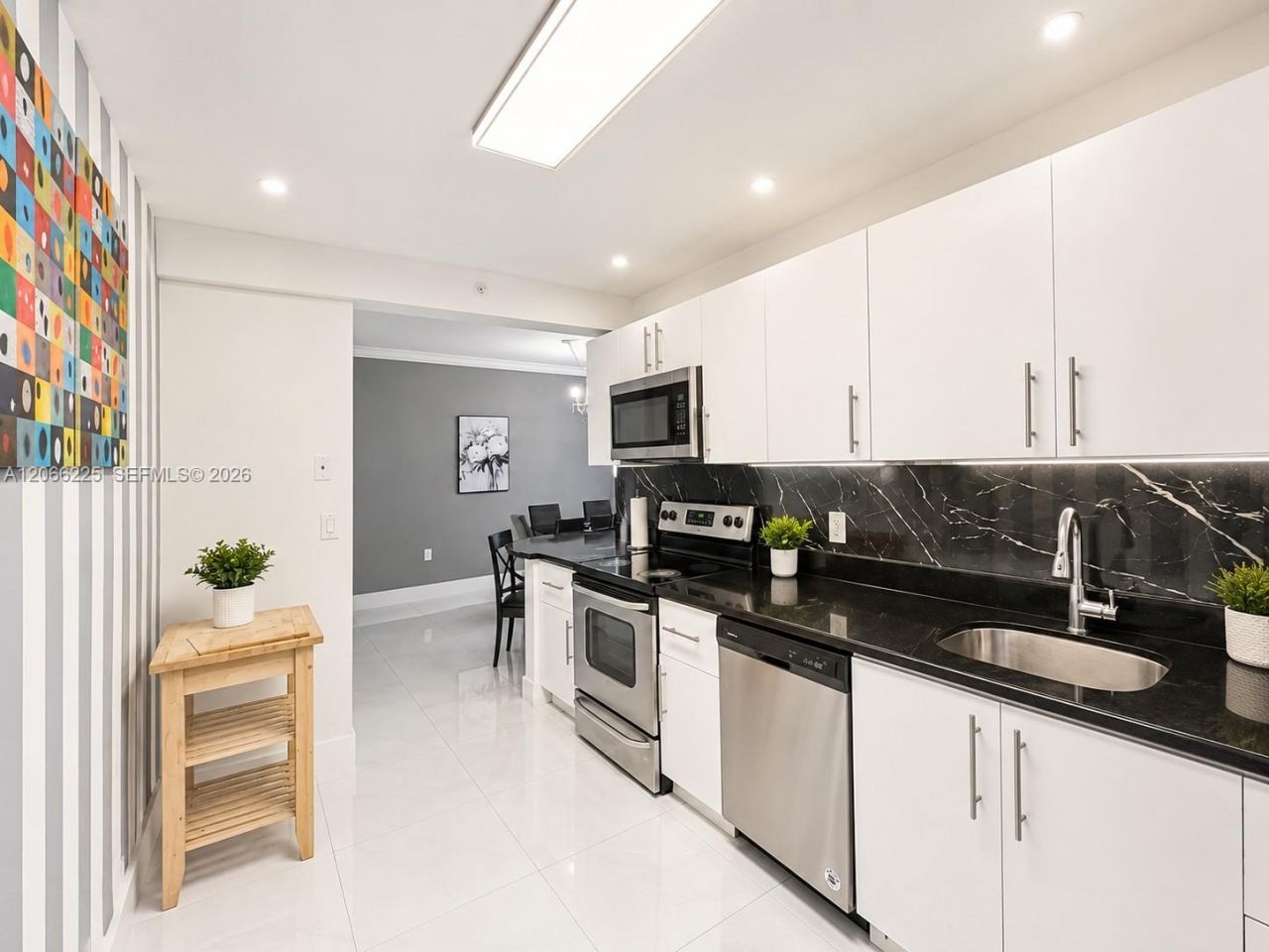401 69th St , Unit 304, Miami Beach, FL 33141 Photo