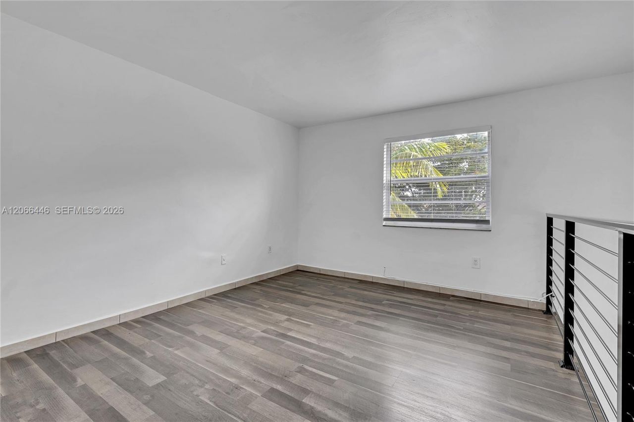 1114 S Douglas Rd, Unit 4, Coral Gables, FL 33134 Photo