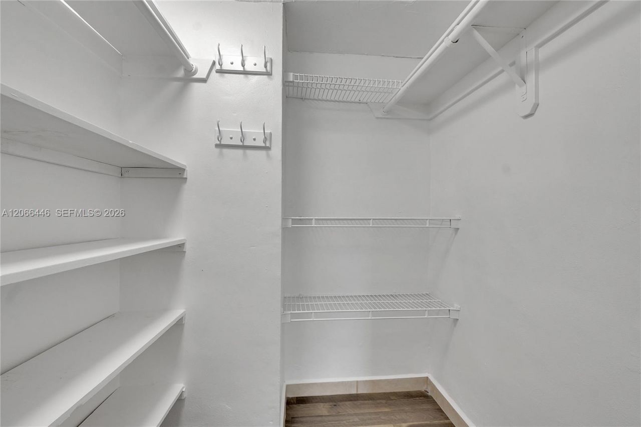 1114 S Douglas Rd, Unit 4, Coral Gables, FL 33134 Photo