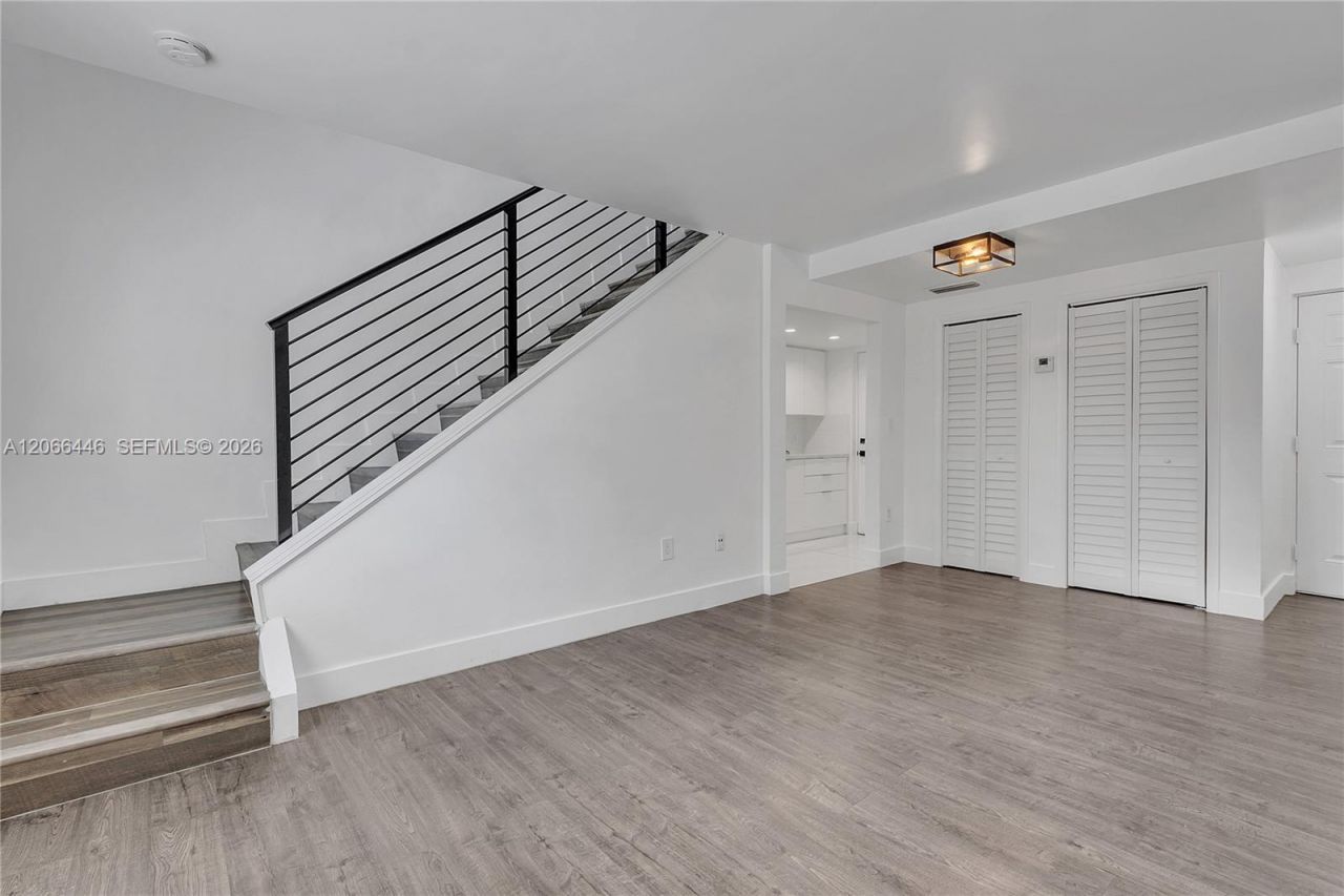 1114 S Douglas Rd, Unit 4, Coral Gables, FL 33134 Photo