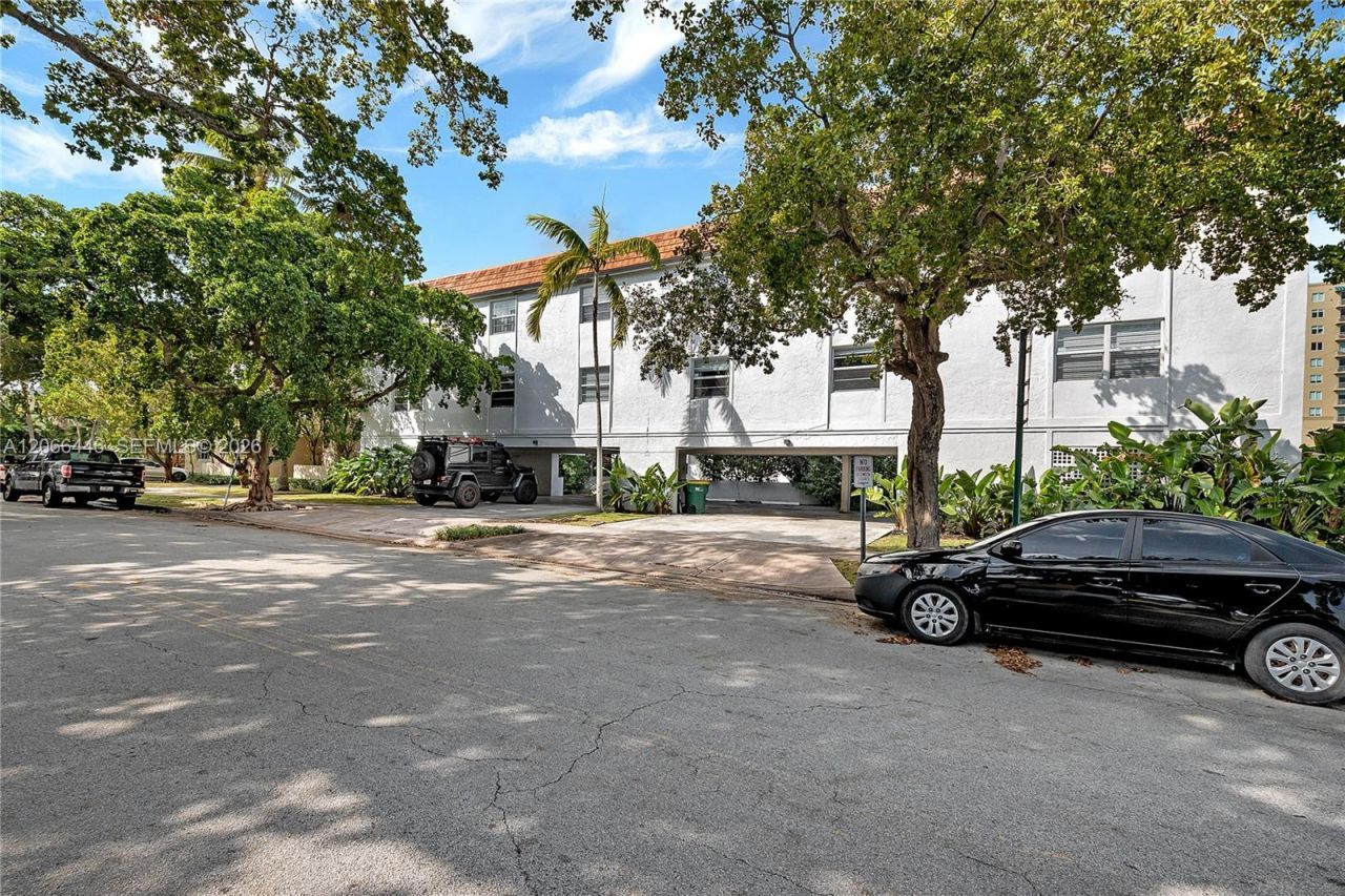 1114 S Douglas Rd, Unit 4, Coral Gables, FL 33134 Photo