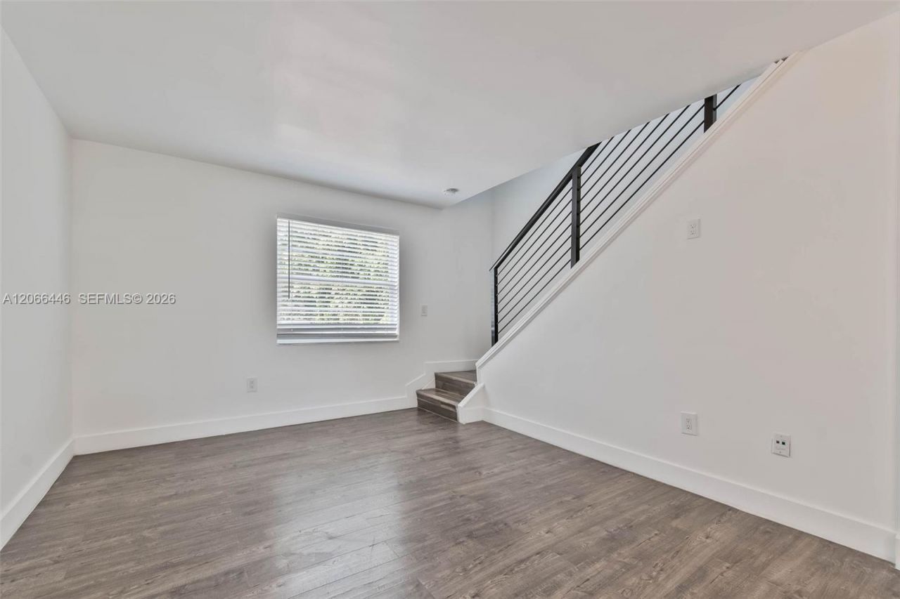 1114 S Douglas Rd, Unit 4, Coral Gables, FL 33134 Photo