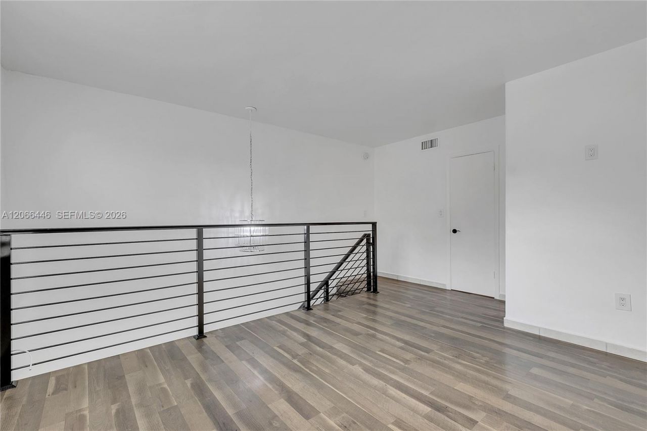 1114 S Douglas Rd, Unit 4, Coral Gables, FL 33134 Photo