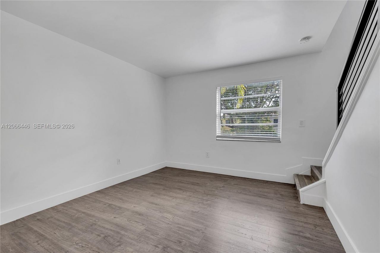 1114 S Douglas Rd, Unit 4, Coral Gables, FL 33134 Photo