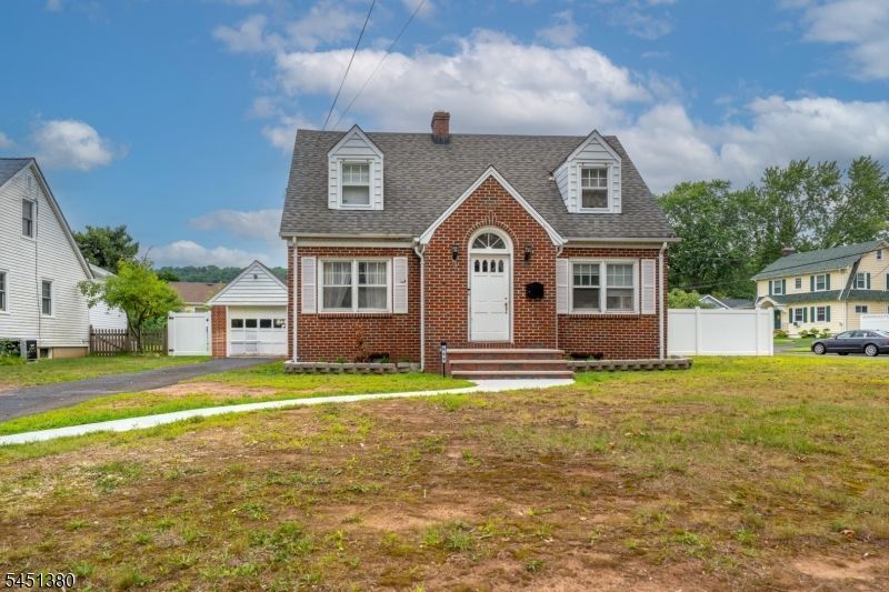 668 Greenbrook Rd, North Plainfield, NJ 07063 Main Photo