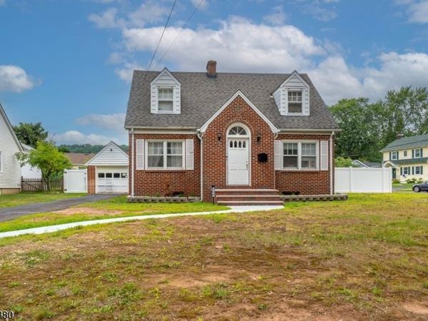 668 Greenbrook Rd, North Plainfield, NJ 07063