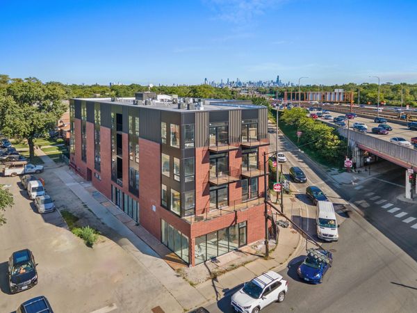 3953 W Dakin Street , Unit 201, Chicago, IL 60618