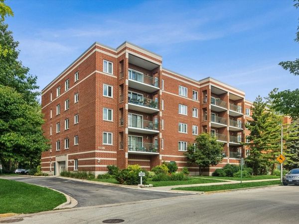 5320 N Lowell Avenue , Unit 205, Chicago, IL 60630