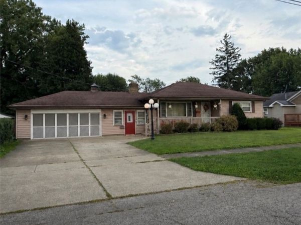 578 Sandusky Street, Conneaut, OH 44030