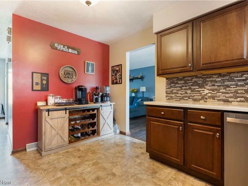 3316 Woodington Avenue SW, Canton, OH 44706 Photo 2