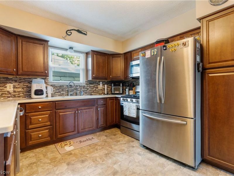 3316 Woodington Avenue SW, Canton, OH 44706 Photo 3