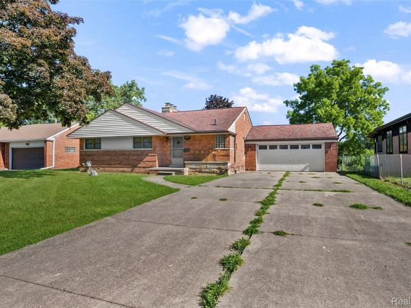 25212 Fairway Drive, Dearborn, Mi 48124