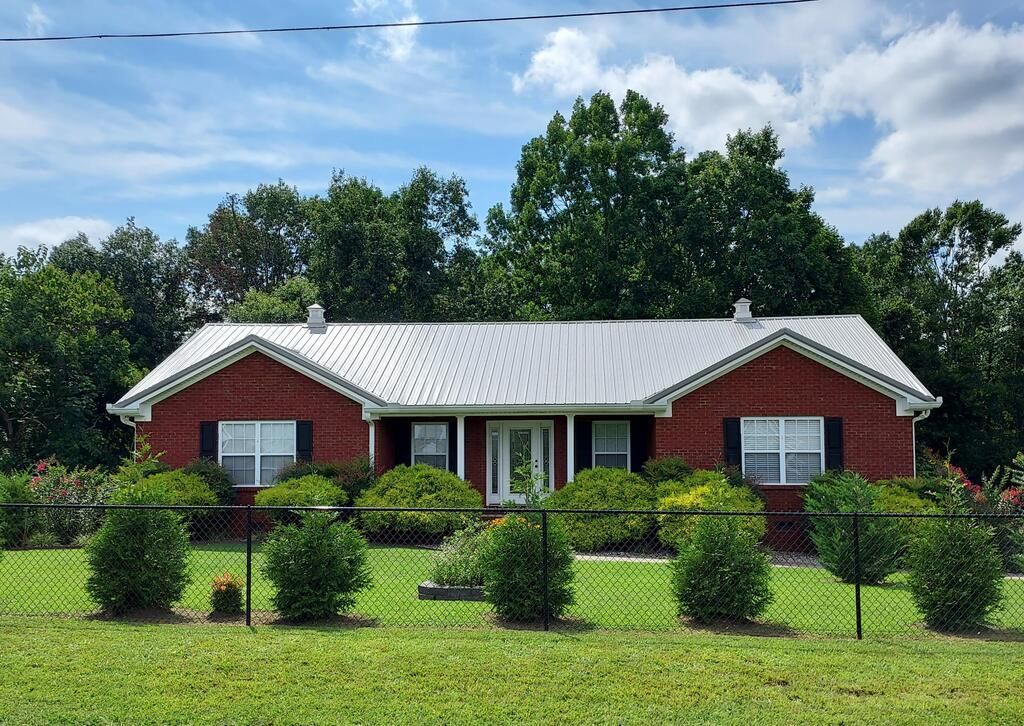 183 Taylor Lane, Lafayette, TN 37083 Main Photo