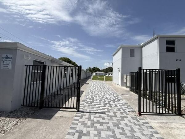 4393 WINDSOR Avenue, West Palm Beach, FL 33407