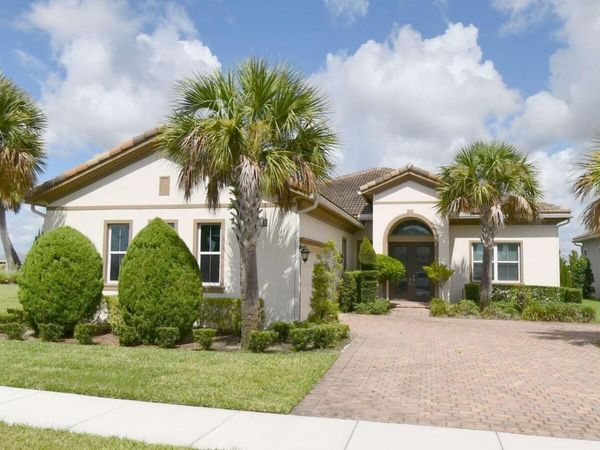 8600 SW Amare Way, Port St. Lucie, FL 34987