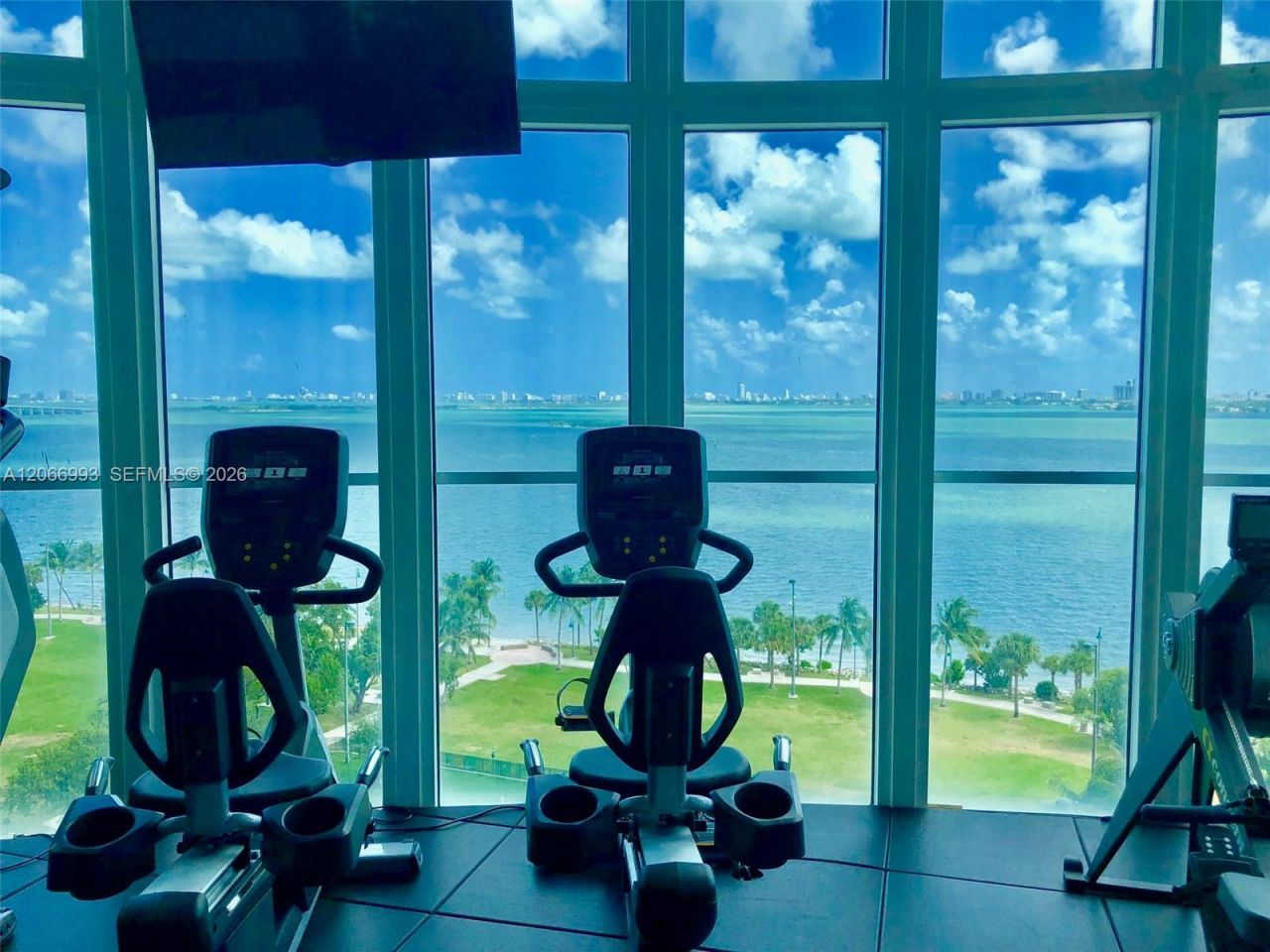 1800 N Bayshore Dr , Unit 4209, Miami, FL 33132 Photo