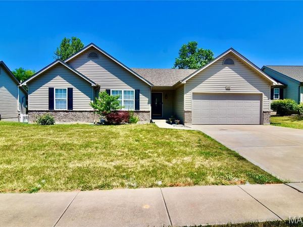 1318 Forest Way Drive , Wentzville, MO 63385