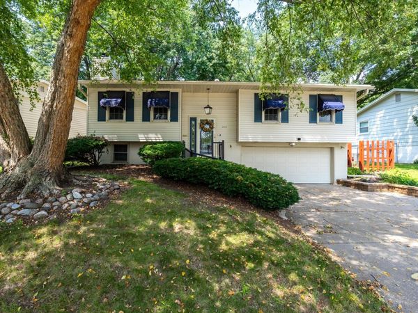 2928 Oxford Drive , Bettendorf, IA 52722