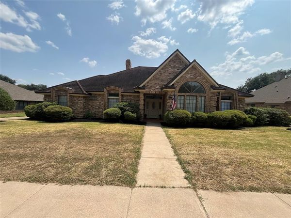 1712 Hampton Court, Bedford, TX 76021