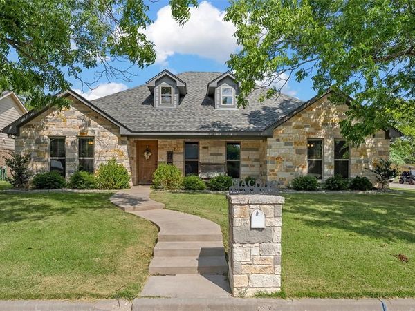 1200 N Davis Street , West, TX 76691