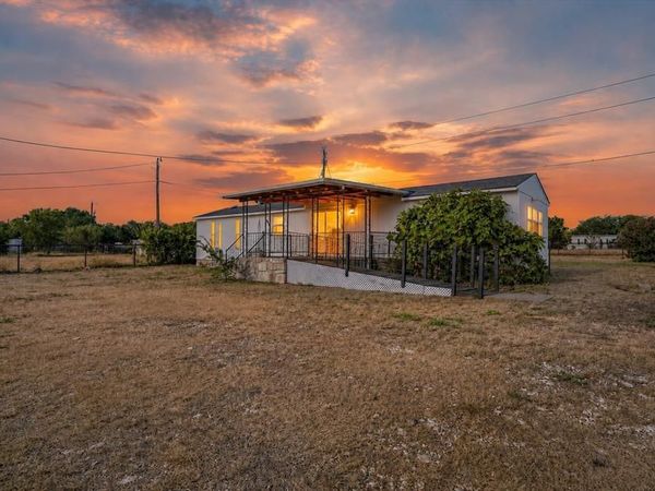 3205 Oak Hill Drive, Granbury, TX 76048