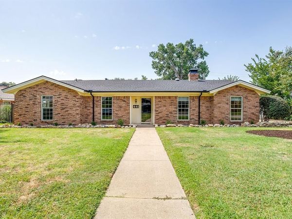 441 W Pleasantview Drive, Hurst, TX 76054