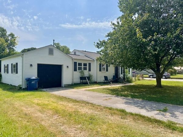 1846 Hazel Avenue , Carthage, MO 64836