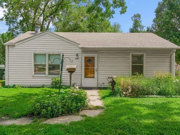 908 S Troost Street, Olathe, KS 66061