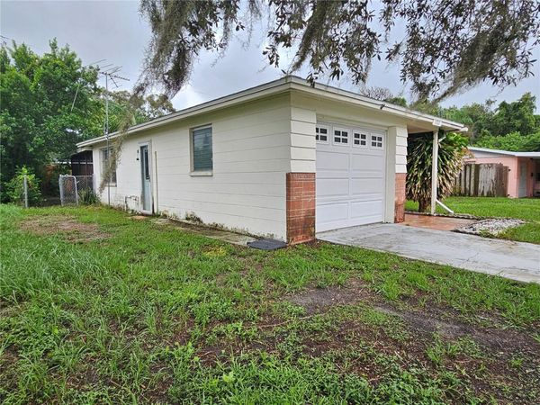 1702 AQUA LANE , HOLIDAY, FL 34691