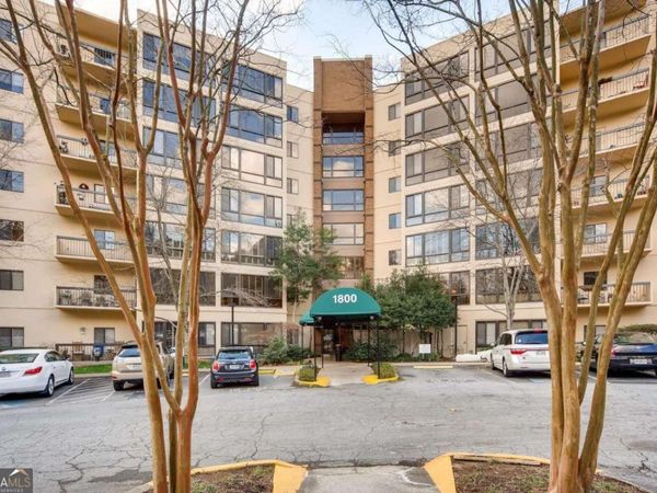 1800 Clairmont Lake, Unit A325, Decatur, GA 30033