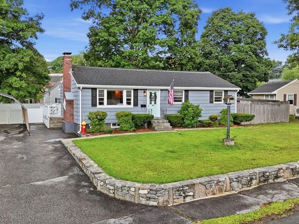 50 Pine St, Hudson, MA 01749
