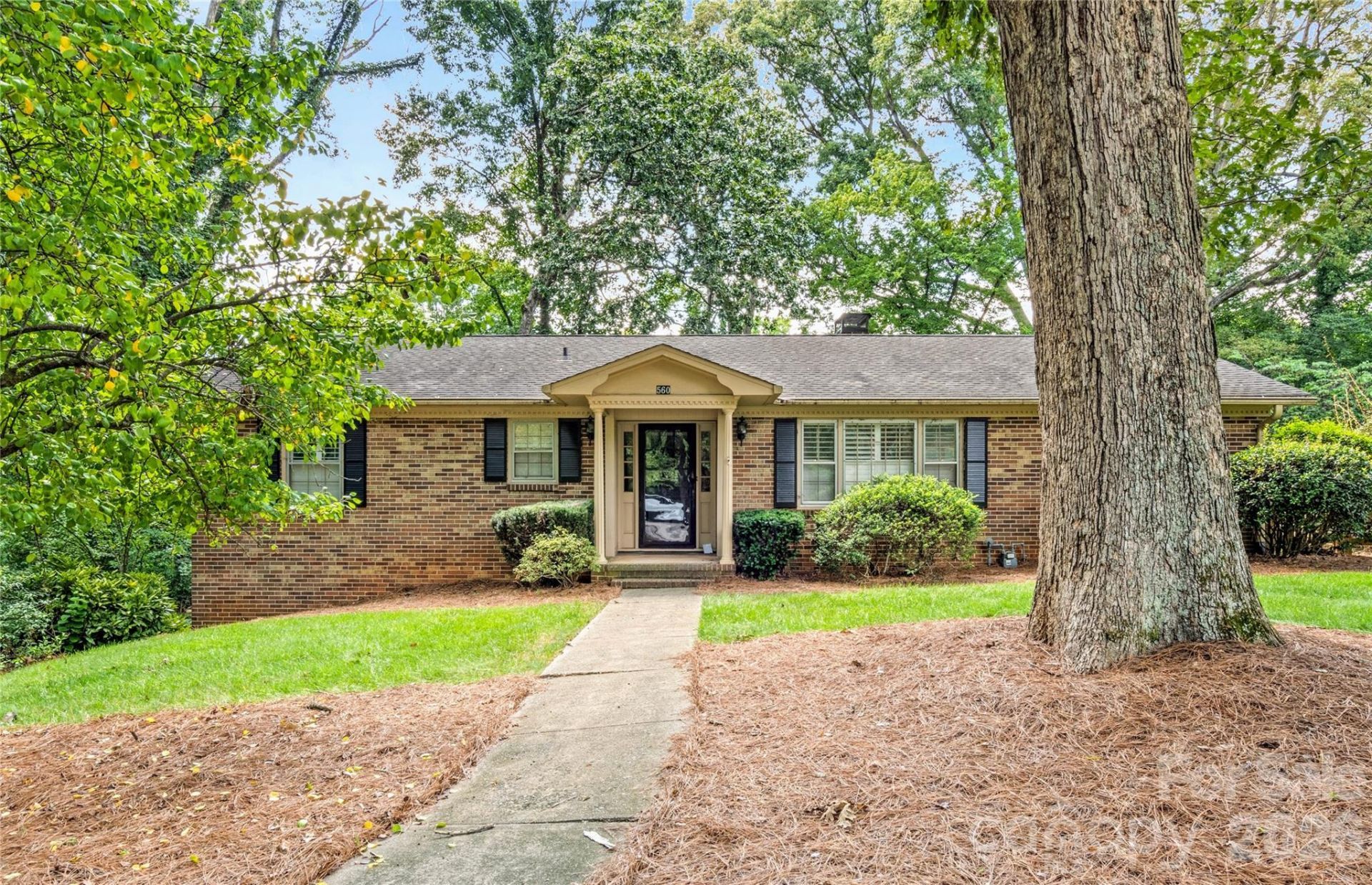 560 Kelway Place, Winston Salem, NC 27104 Main Photo