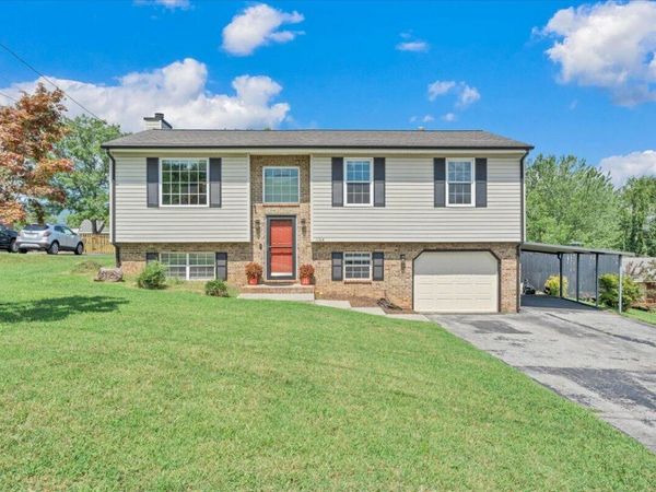 1104 Christy CIR, Salem, VA 24153