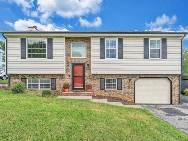 1104 Christy CIR, Salem, VA 24153