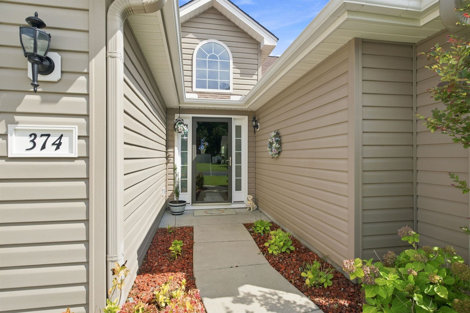 374 Barton Loop Photo 2